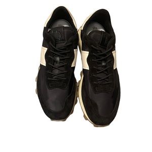 Allacciata stripe-detail sneakers NWT Size 11